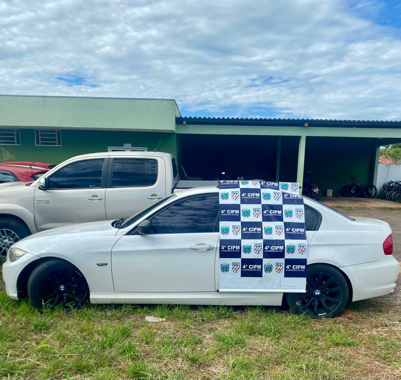 Imagem de compartilhamento para o artigo Homem retorna de atividade física e tem BMW furtada em Chapadão do Sul; PM recupera veículo em poucas horas  da MS Todo dia